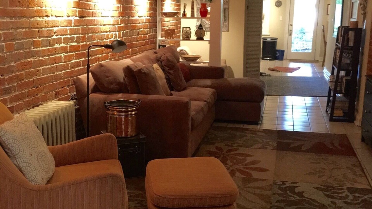Mount Pleasant Apartment | Amazing apartment with outside space, ideally situated, w/easy access to all DC