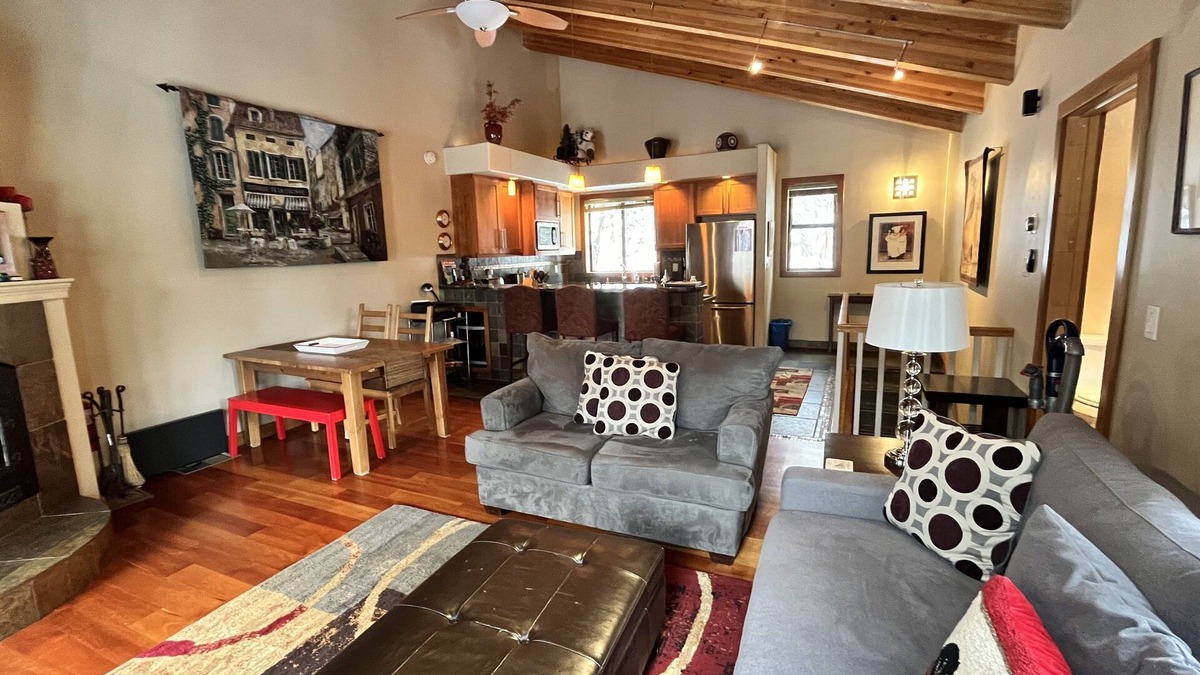 Truckee Condo | Amazing Aspen Grove Northstar Resort Chalet - Walk/Shuttle to Village - NPOA