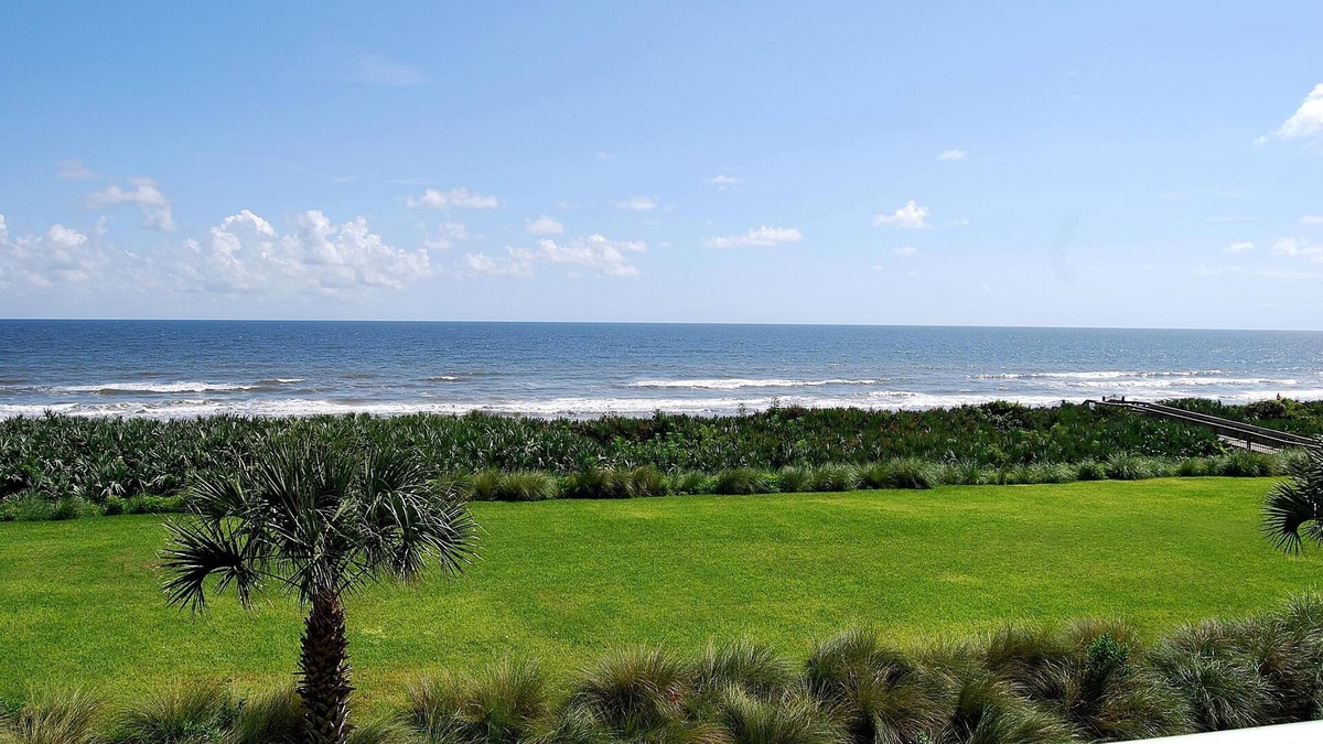 Palm Coast Condo | Amazing Beach Front Oasis, 3 Br/3 Ba With Spectacular Views