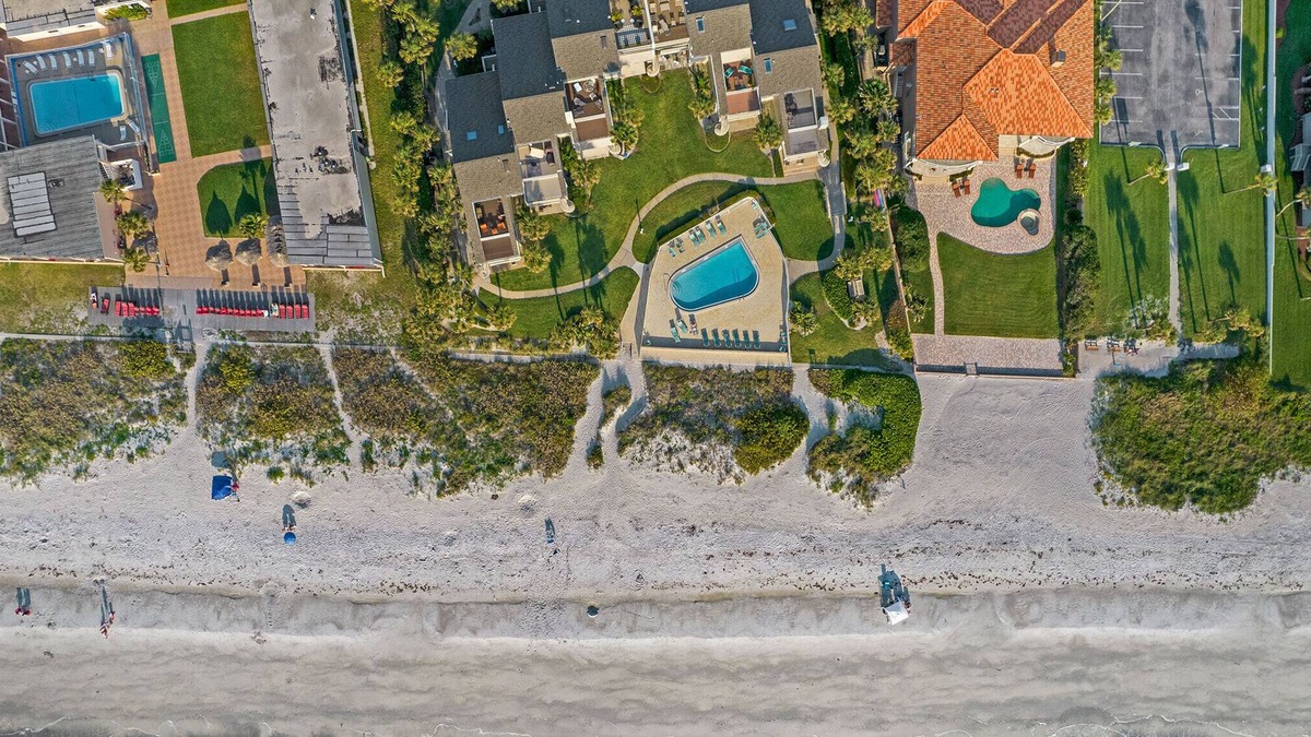 Belleair Beach Condo | Amazing Beachfront Condominium , Direct to pool , Magical view