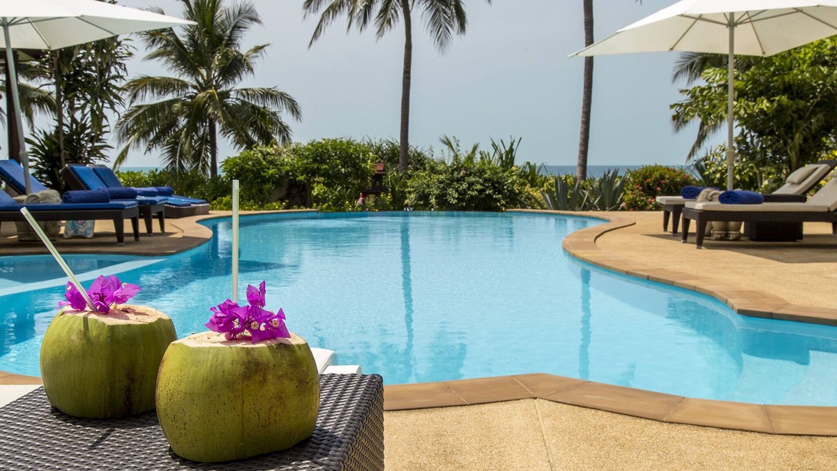 Thong Krut Villa | Amazing Beachfront 4BRM Villa with pool