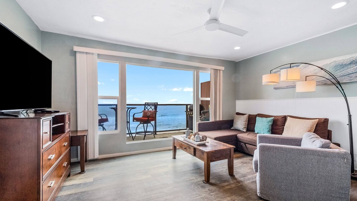 Carlsbad Village Condo | Amazing beachfront condo with deck, patio, & balcony