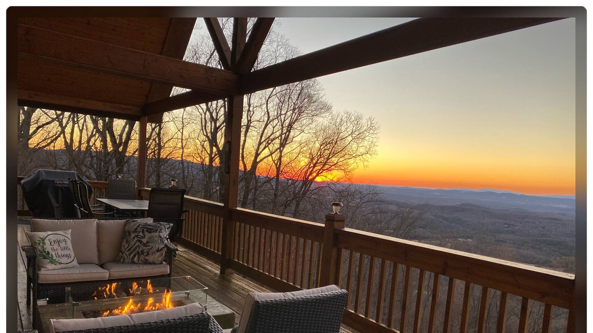 Cana Cabin | Amazing Cabin on Blue Ridge over Mt Airy