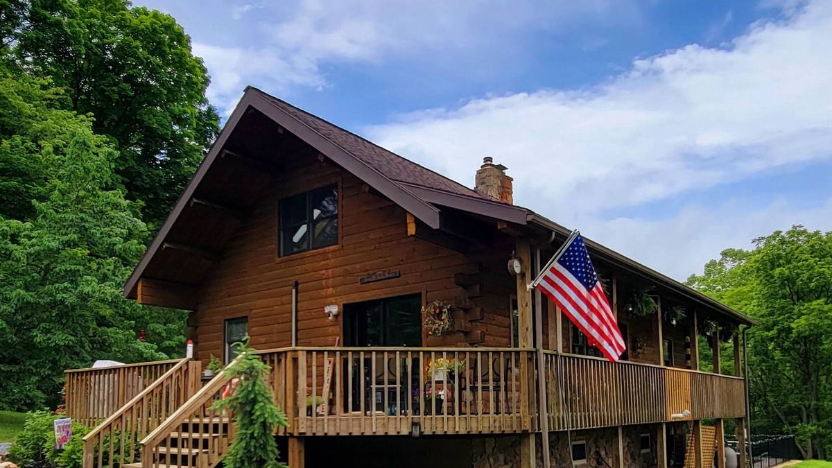 Blairs Mills Cabin | Amazing Cabin on water in the mountains w/private salted pool and hot tub!