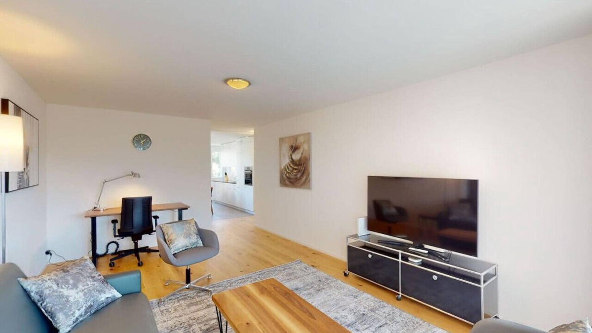 District 6 Apartment | Amazing, central, sunny 1BR flat (Sun 12)