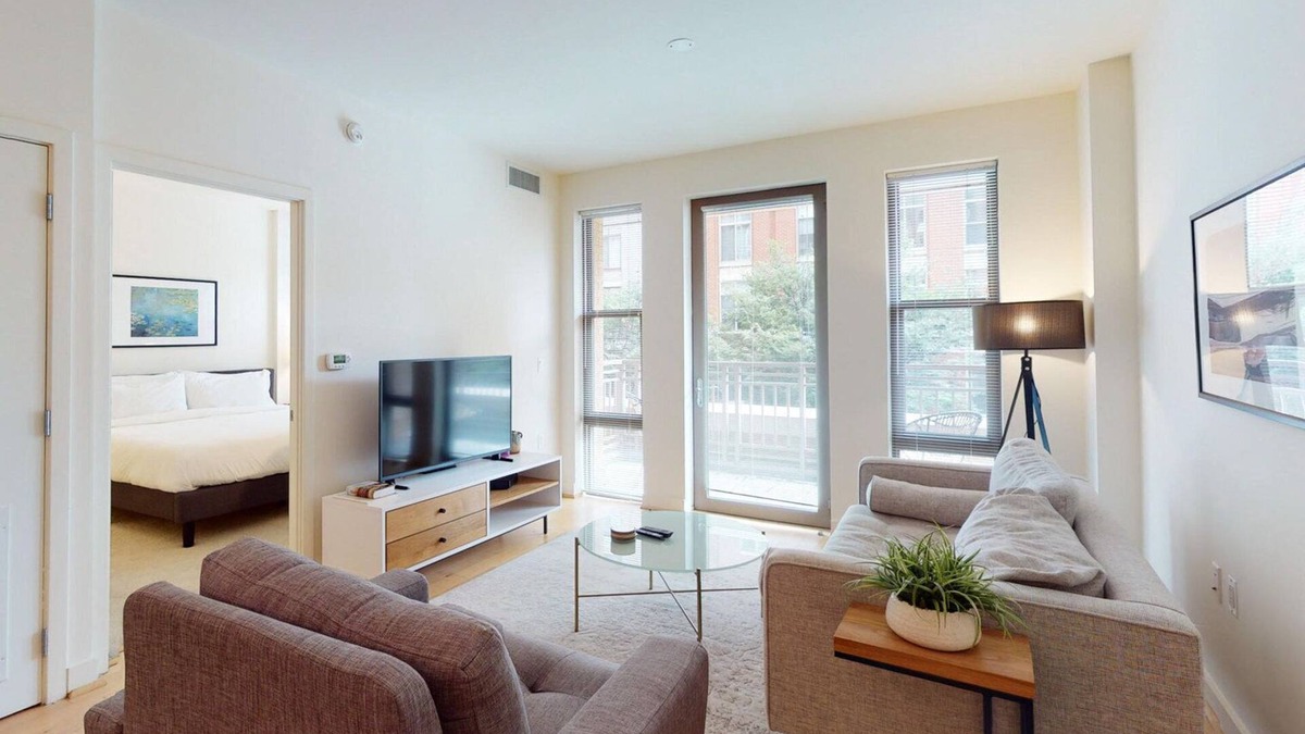 Clarendon Apartment | Amazing Clarendon 1BR w/Pool, W/D & Gym, nr Groceries, by Blueground