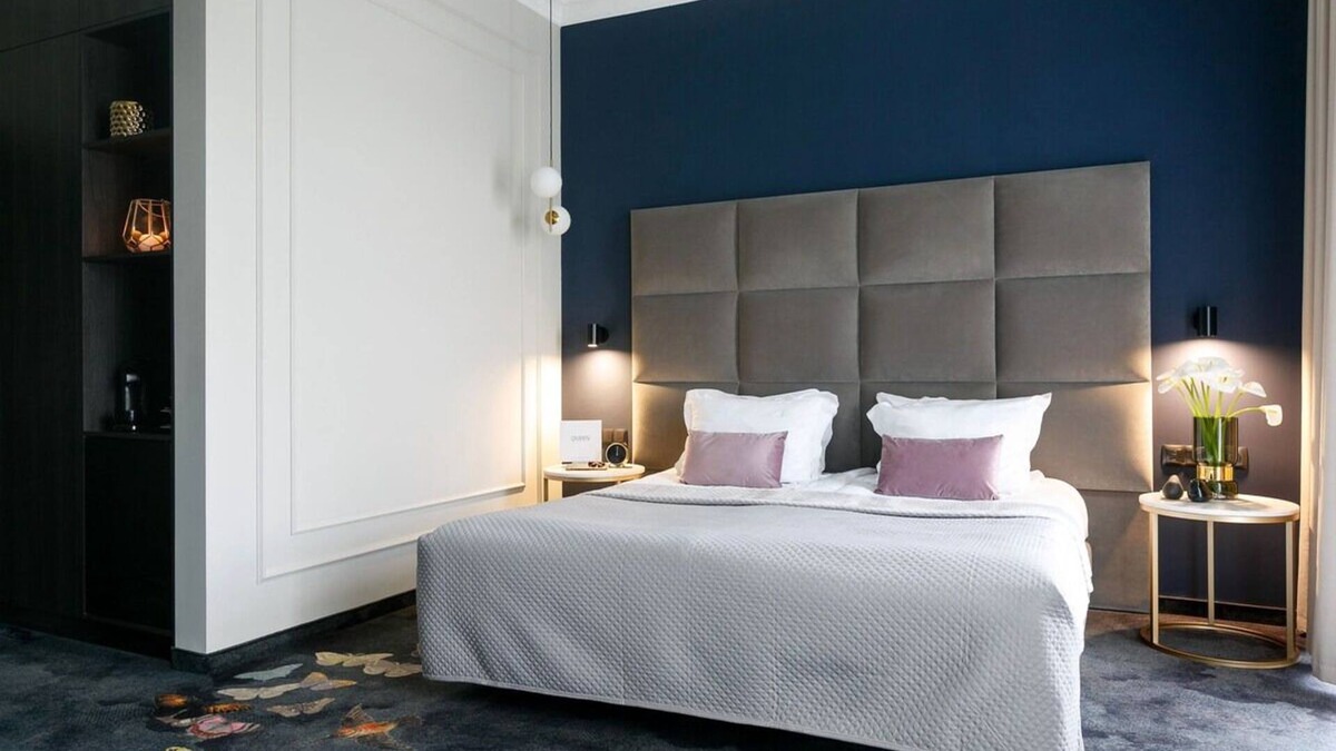 Stradom Hotel | Amazing Downtown Getaway | Near Local Landmarks