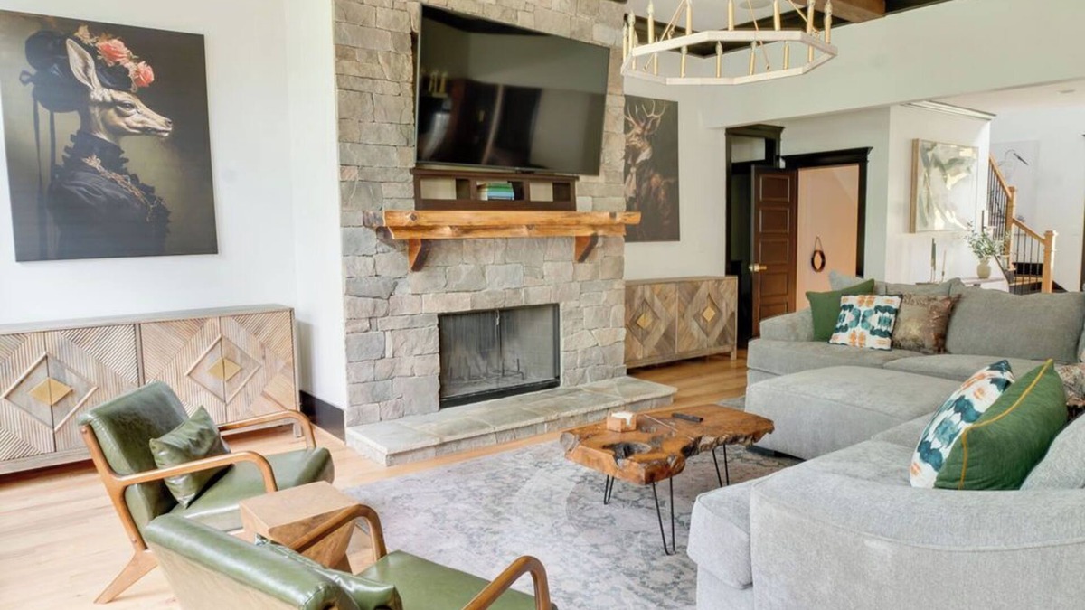 Appling House | Amazing Estate right on the lake, 2 homes, sleeps 28. Arcade room, private dock
