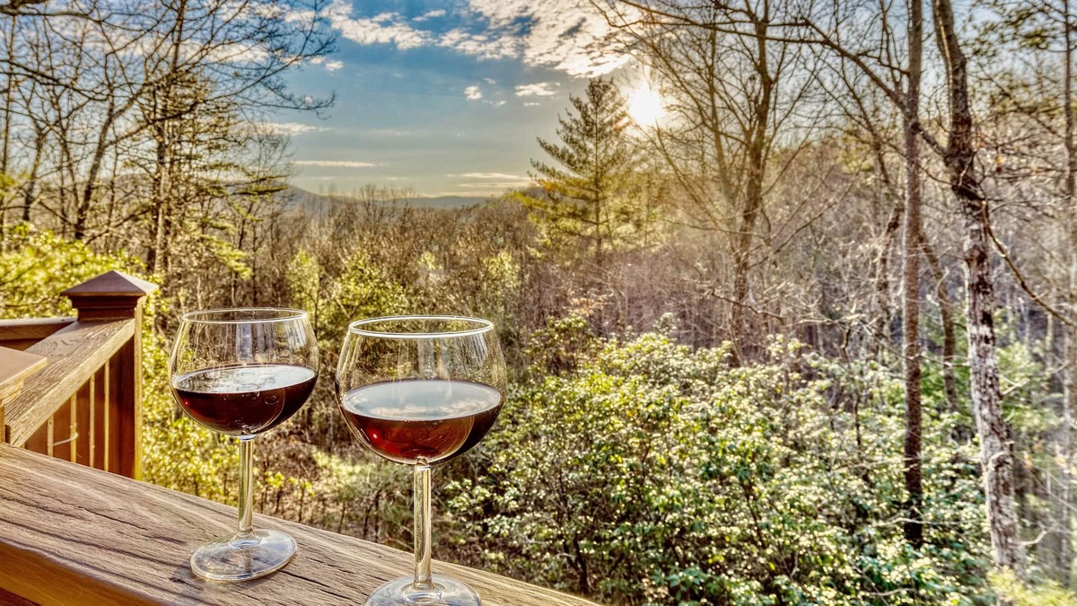 Blue Ridge House | Amazing Foliage Views + Mountain View + Hot Tub + Fire Pit + Wrap-around Deck