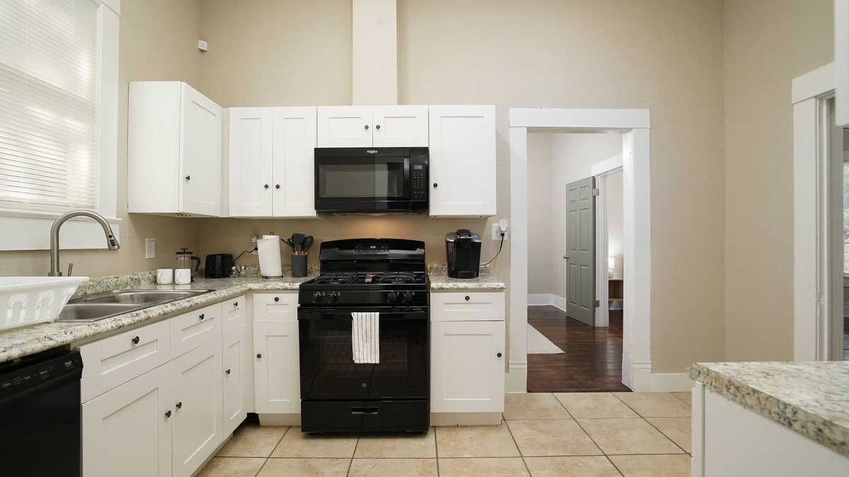 Eastside Promise Neighborhood Cottage | Amazing Fully Fenced Home Only 5 Mins From Downtown
