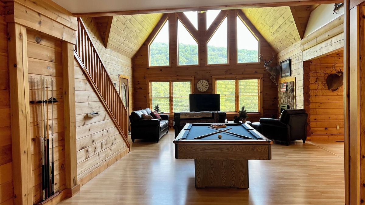 Luray Cabin | Amazing Grace only minutes to town and local attractions