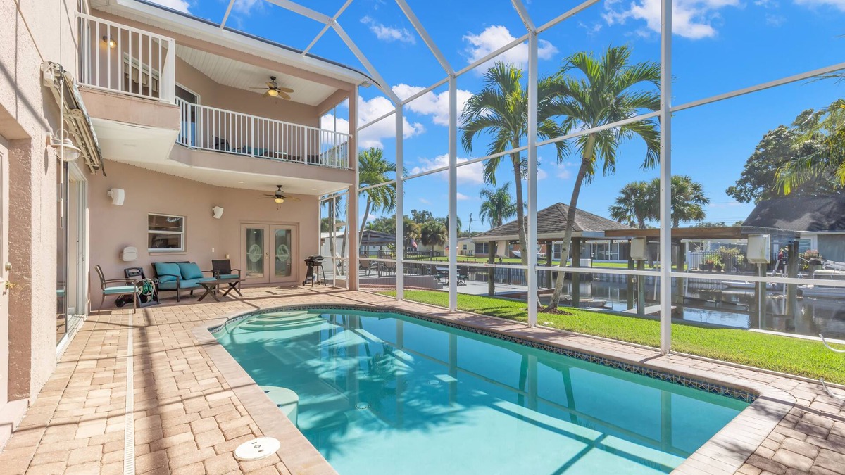 Palm Harbor House | AMAZING GRAND CYPRESS ON LAKE TARPON 5 BED 3 BATH POOL HOME