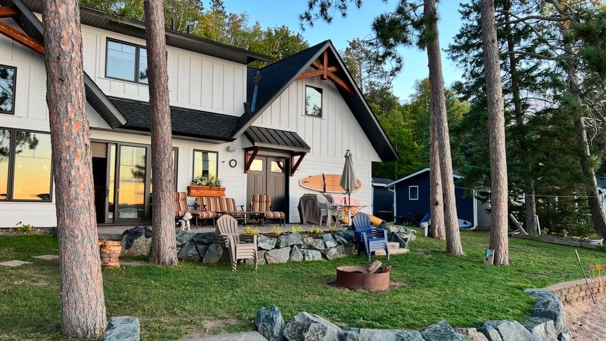 East Gull Lake House | Amazing Gull Lake home on the water! Tritoon rental available.