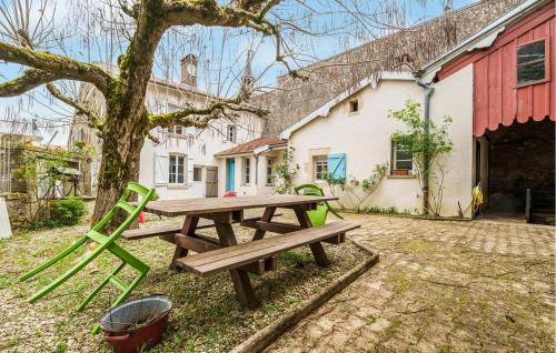 Dommartin-le-Saint-Pere House | Amazing Home In Dommartin-Le-Saint-Pèr