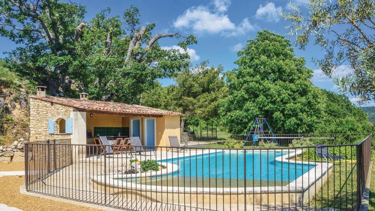 Sainte-Croix-a-Lauze House | Amazing home in Sainte Croix-à-Lauze
