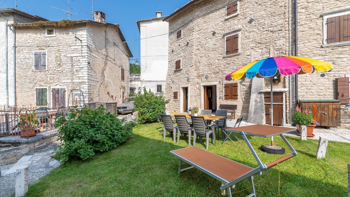 Sant'Anna d'Alfaedo House | Amazing home in Sant'Anna d'Alfaedo