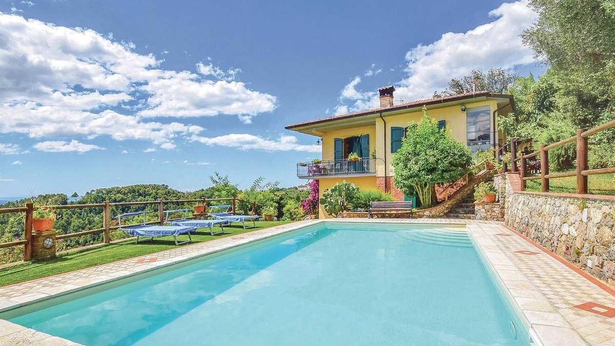 Camaiore House | Amazing home in Camaiore -LU-