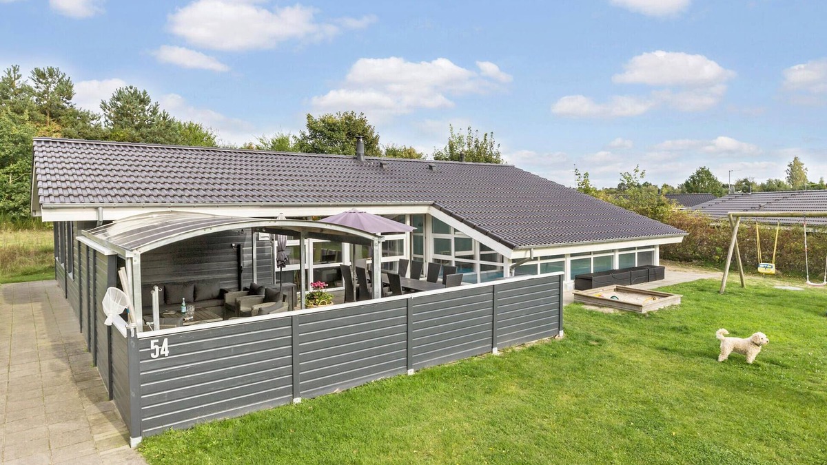 Lyngsbæk Strand House | Amazing home in Ebeltoft with sauna