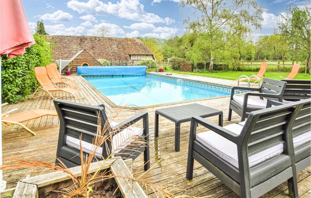 Vieux-Pont-en-Auge House | Amazing Home In St Pierre En Auge