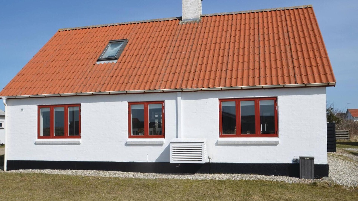 Lild Strand House | Amazing home in Frøstrup with WiFi