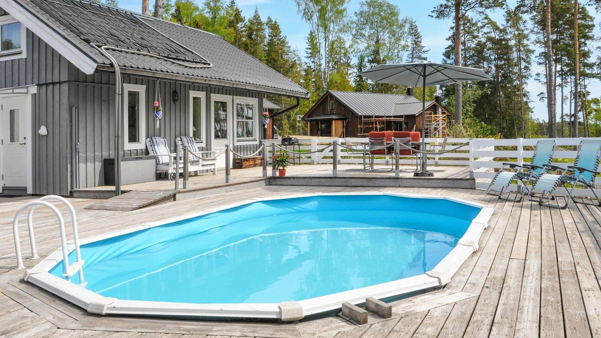 Hammaro House | Amazing home in Hammarö with lake view