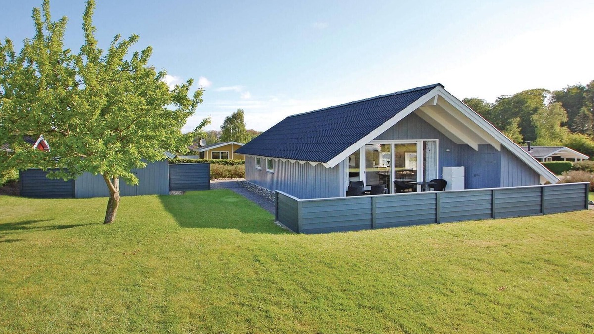 Hejlsminde Strand House | Amazing home in Hejls with WiFi