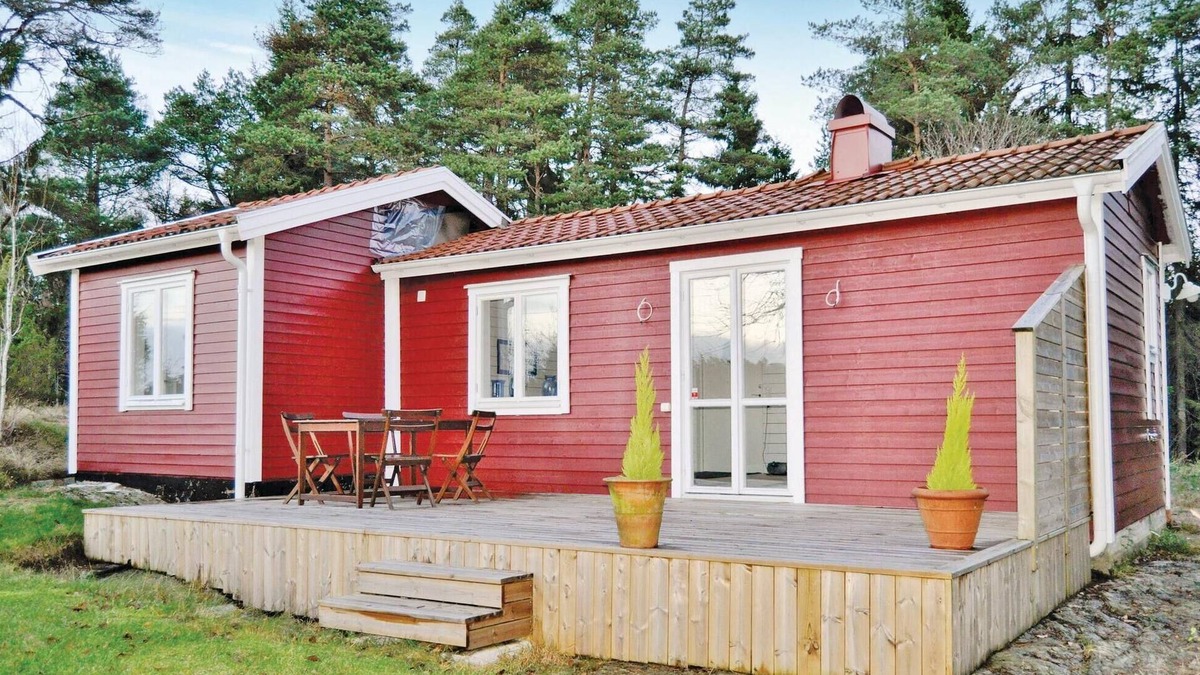 Henan House | Amazing home in Henån with WiFi
