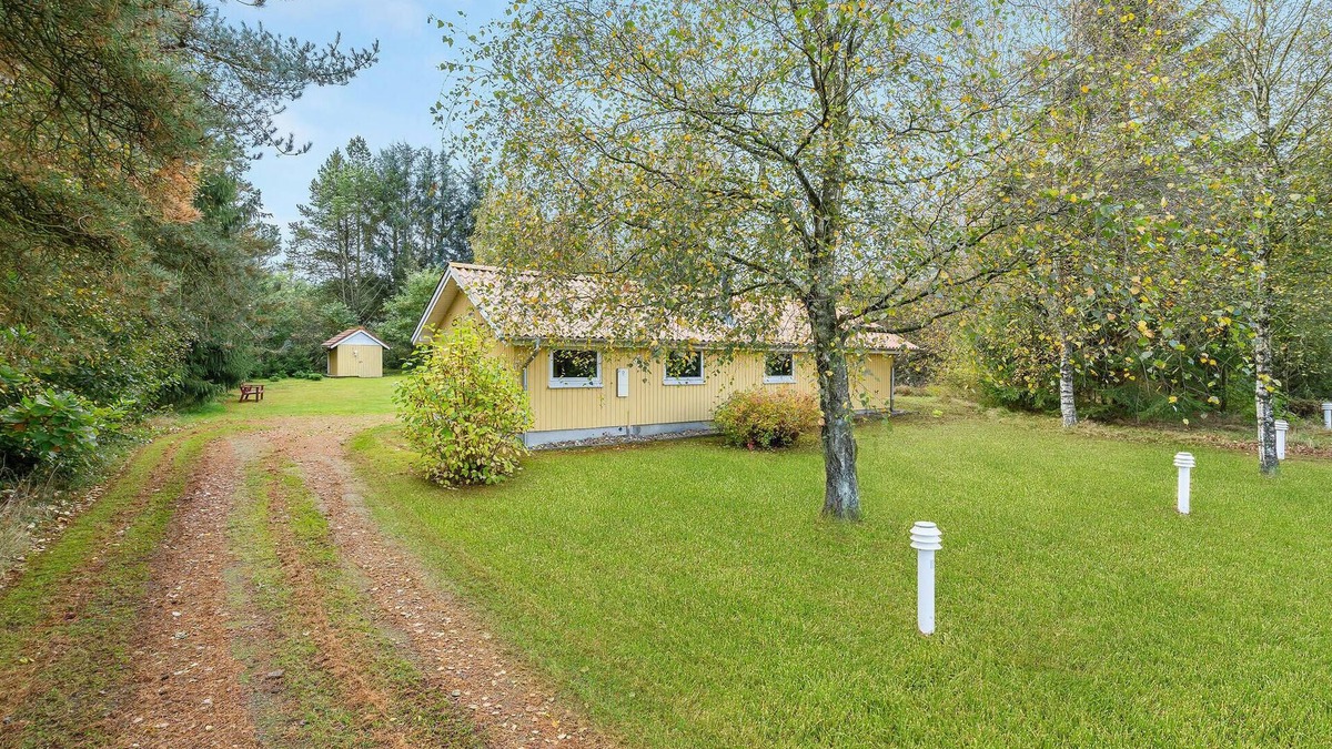 Skovgaarde House | Amazing home in Herning with kitchen