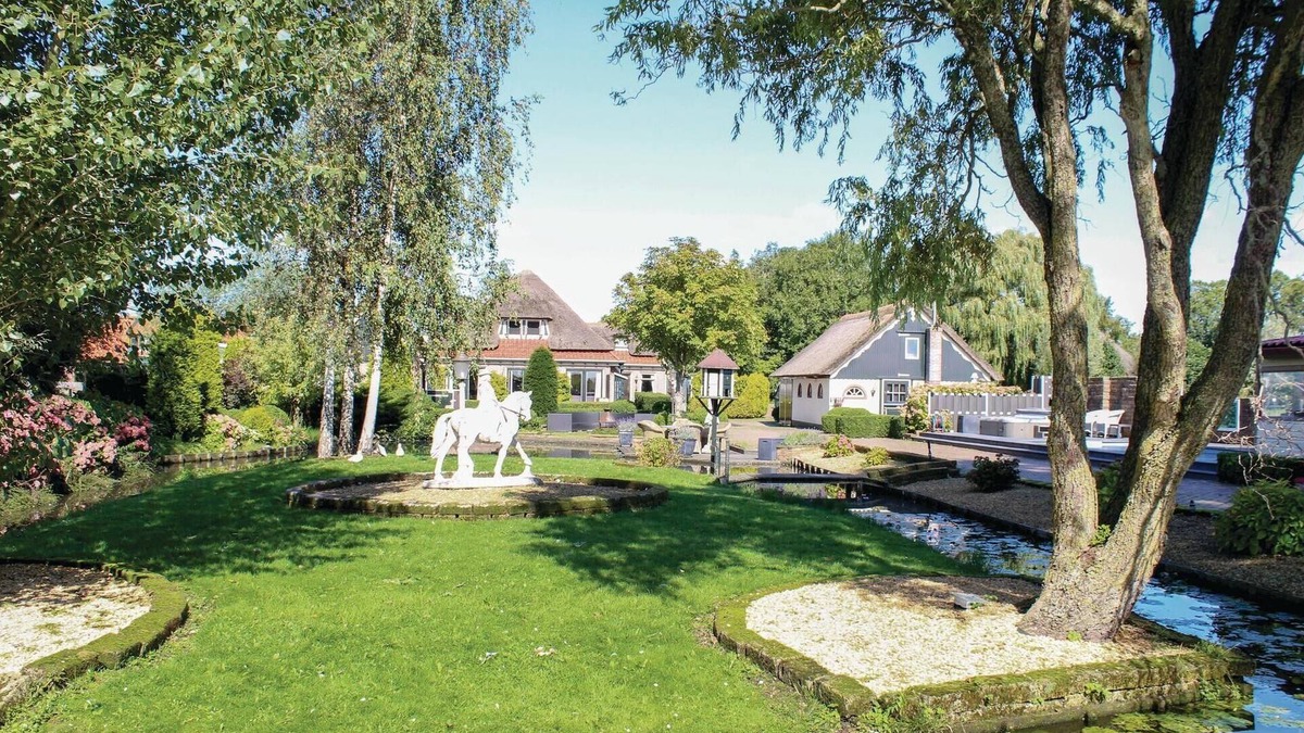 Hoogwoud House | Amazing home in Hoogwoud