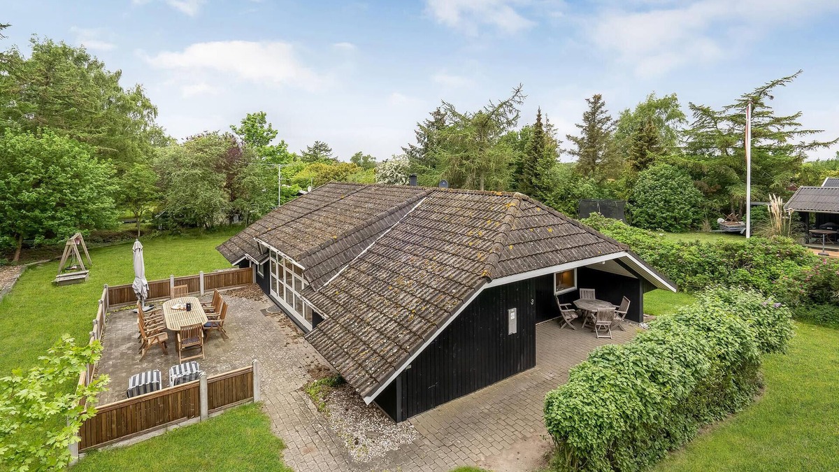 Ristinge House | Amazing home in Humble with sauna
