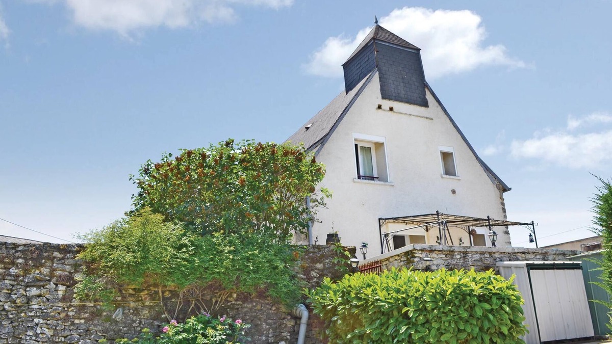 La Dornac House | Amazing home in Ladornac with kitchen