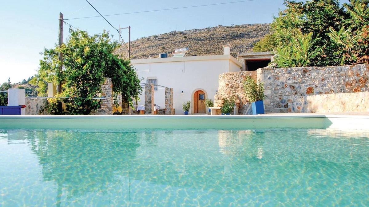 Malaxa House | Amazing home in Malaxa, Chania