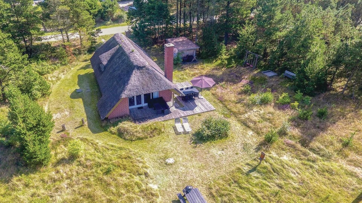 Houstrup House | Amazing home in Nørre Nebel with sauna