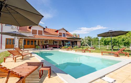 Velika House | Amazing Home In Oljasi With Sauna