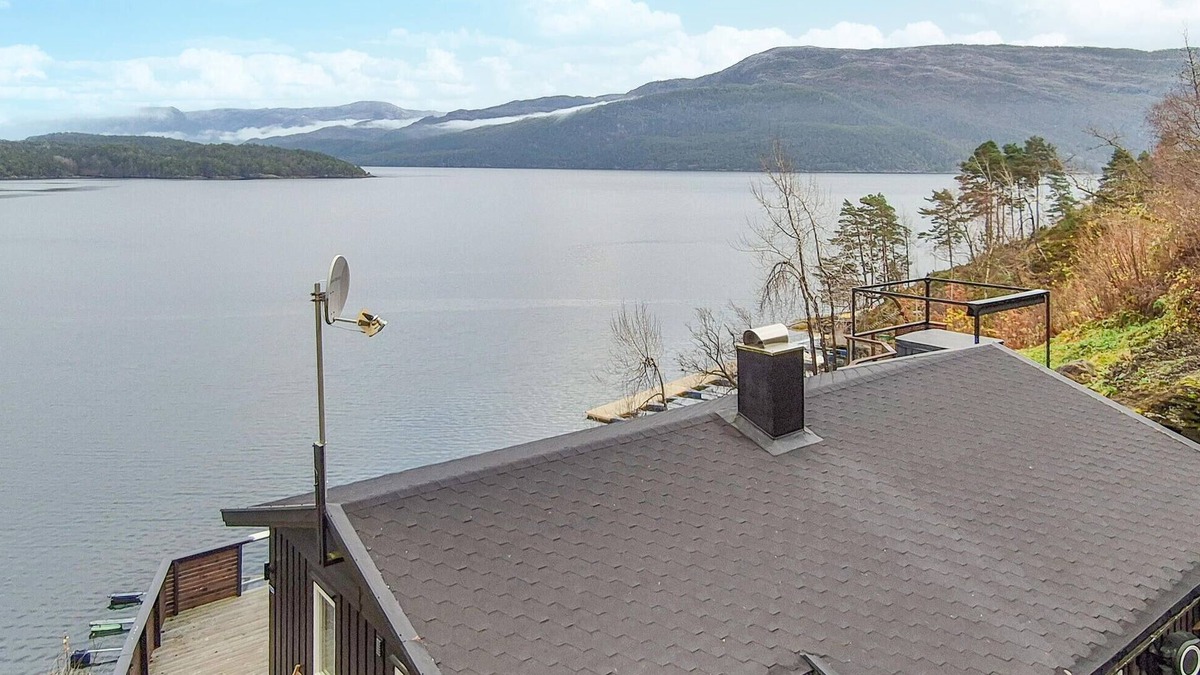 Hardangerfjord House | Amazing home in Omastrand with WiFi