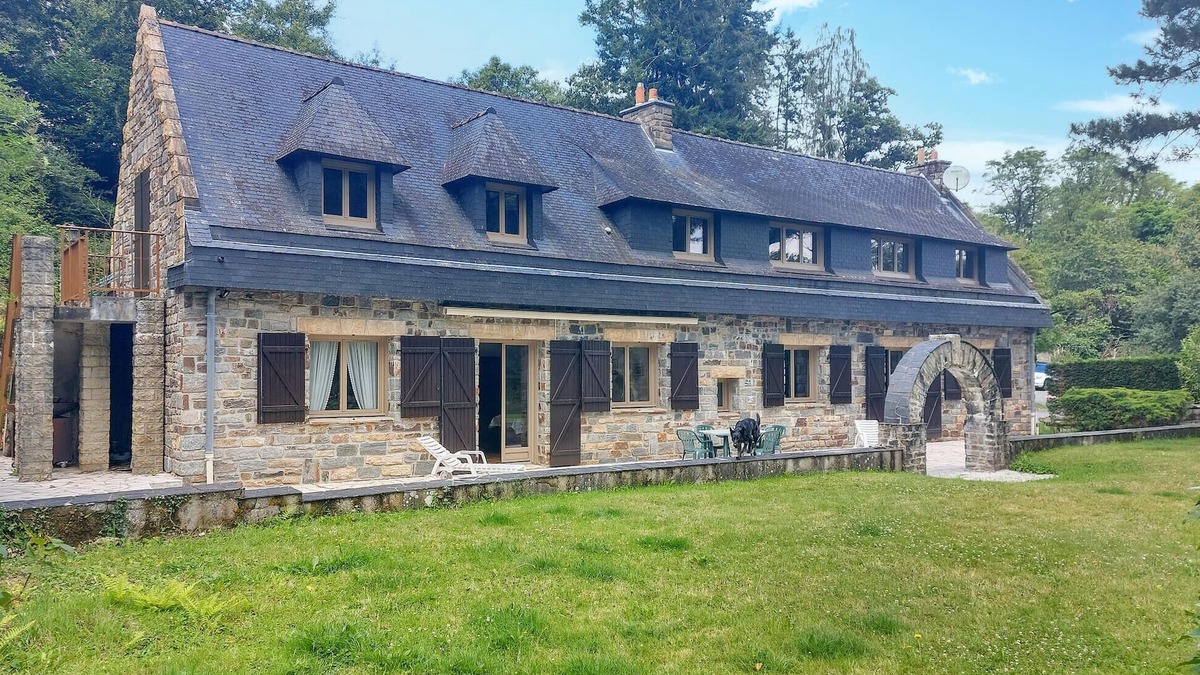 Saint-Thurien House | Amazing home in Saint-Thurien with WiFi