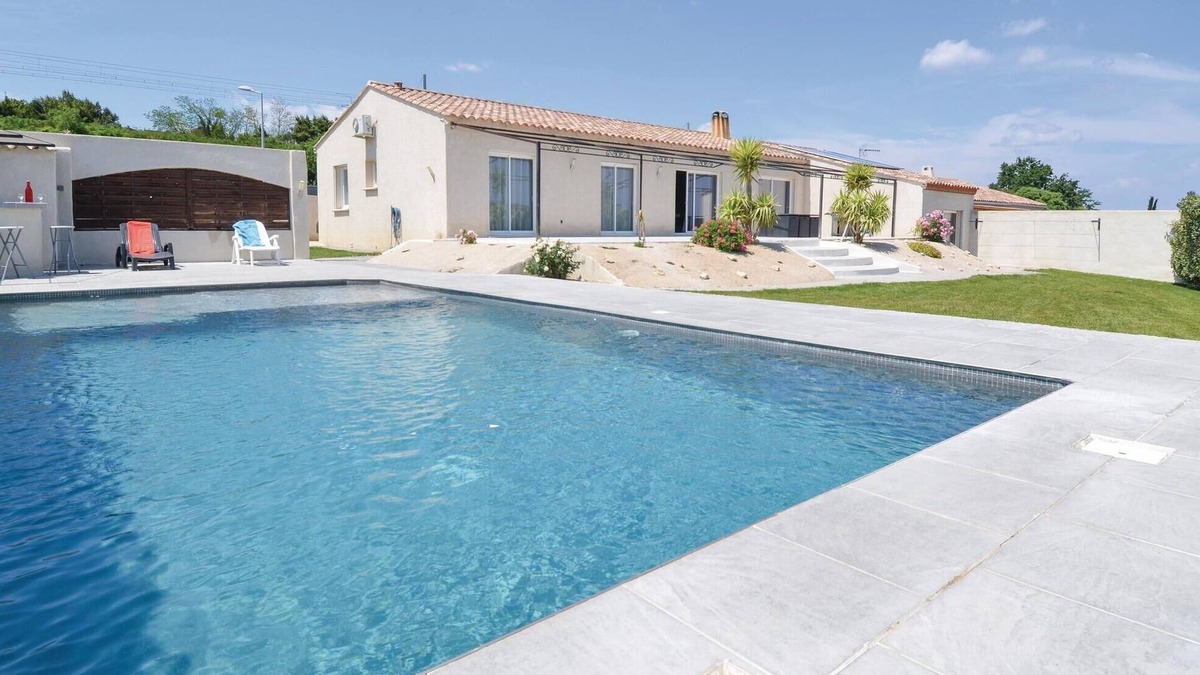 Sernhac House | Amazing home in Sernhac