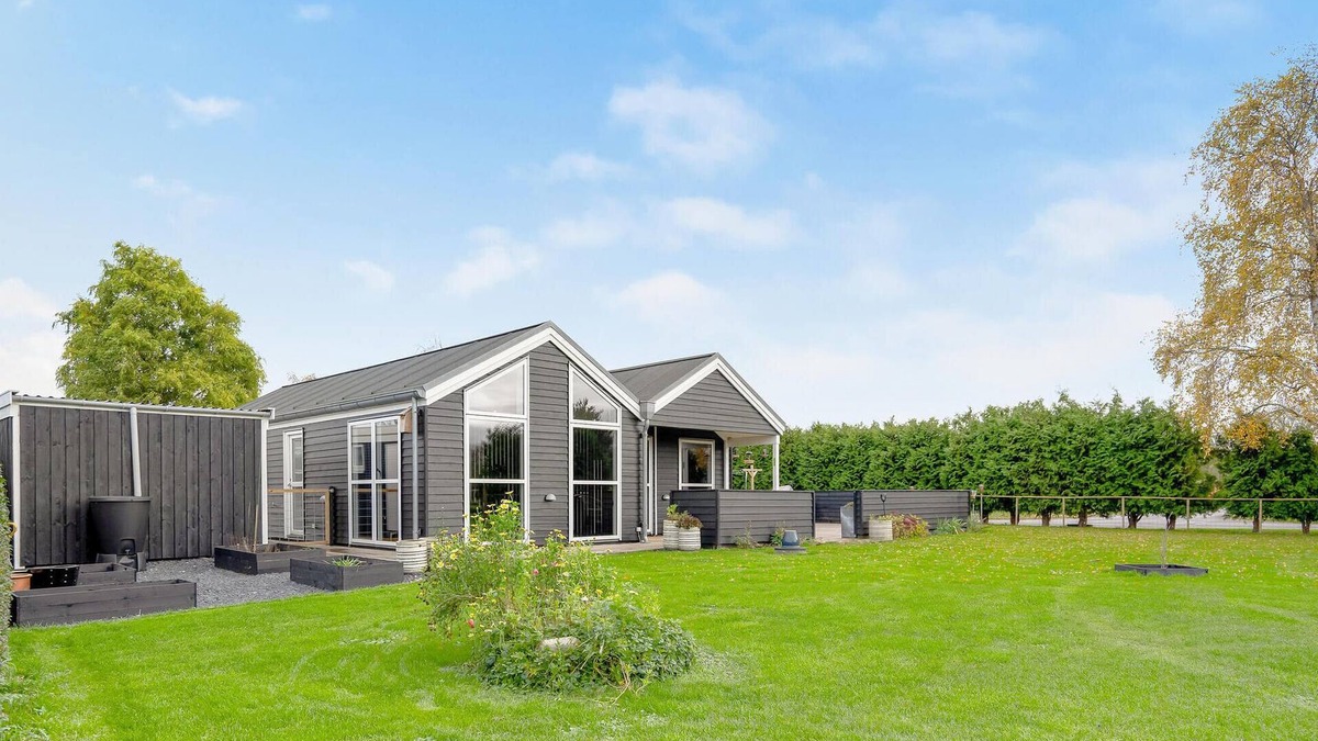 Skibby House | Amazing home in Skibby with kitchen