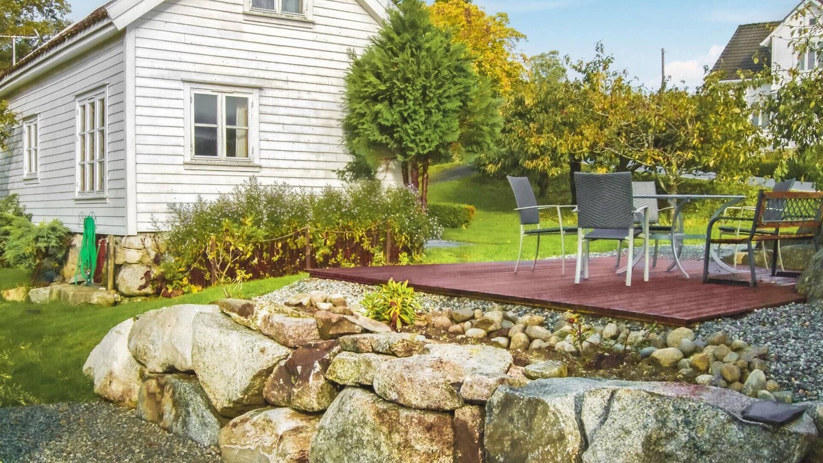 Hjelmeland House | Amazing home in Skiftun with WiFi