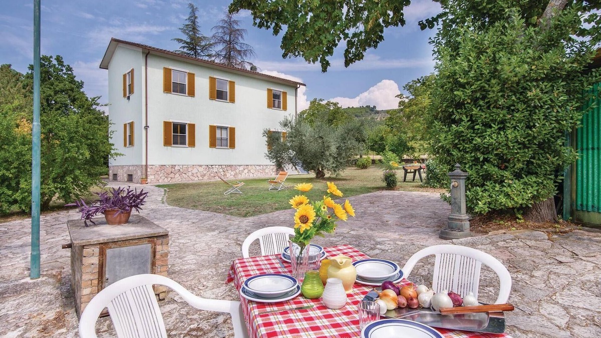 Spoleto House | Amazing home in Spoleto with WiFi