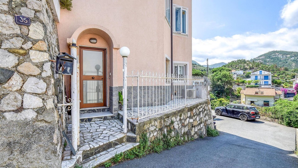 Spotorno House | Amazing home in Spotorno with WiFi