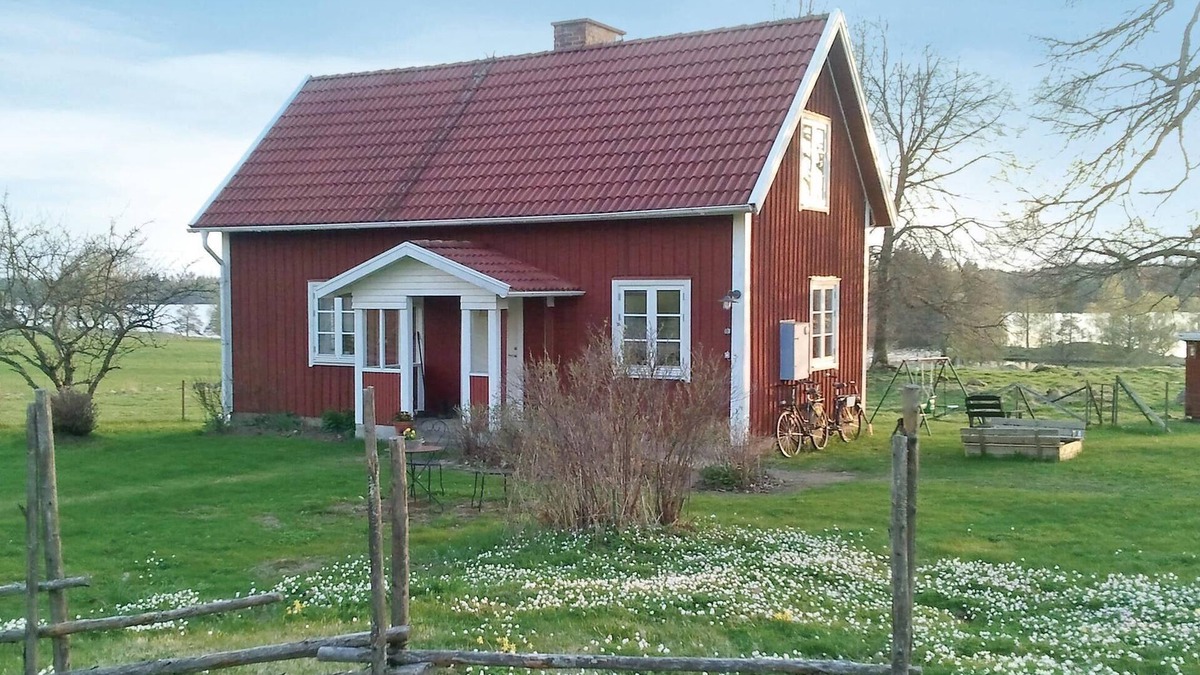 Varnamo House | Amazing home in Värnamo with kitchen