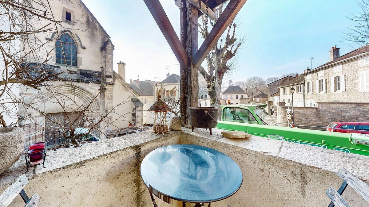 Volnay House | Amazing home in Volnay with WiFi