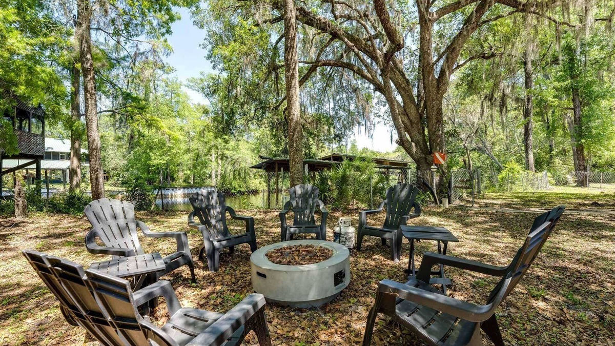 Middleburg House | Amazing Home on Black Creek |Watersports Fun |Hot Tub |Firepit |BBQ |Boat Parking|Close to Boat Ramp