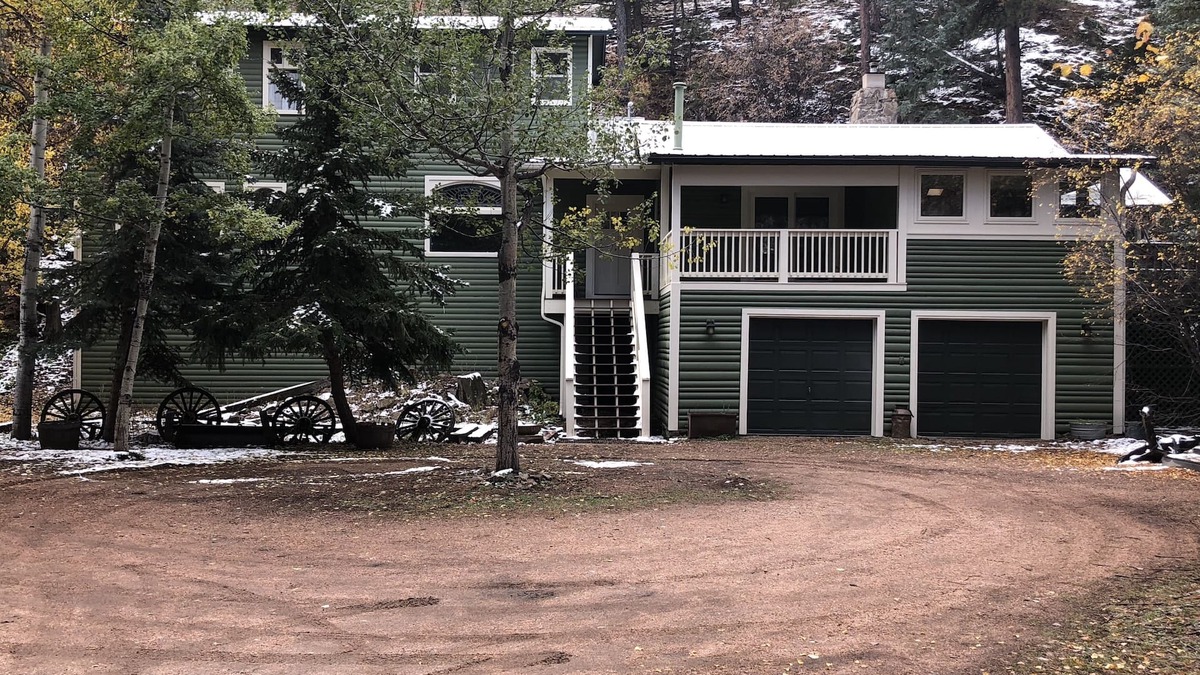 Bailey House | Amazing house and hot tub on the river.
