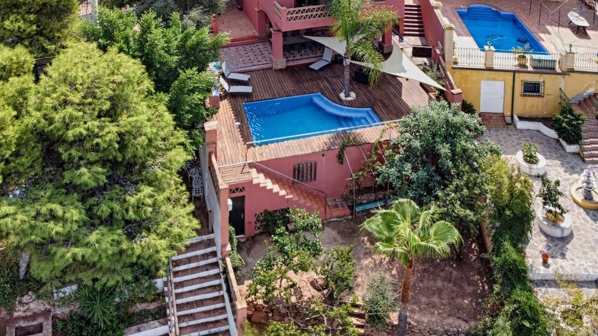 El Candado Villa | Amazing House with pool situated in El Candado Area