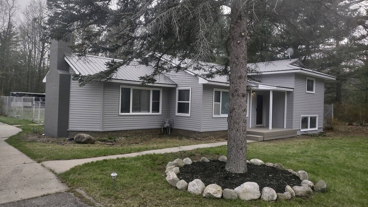 Alden House | Amazing house within walking distance to the sand bar at Torch Lake, sleeps 8