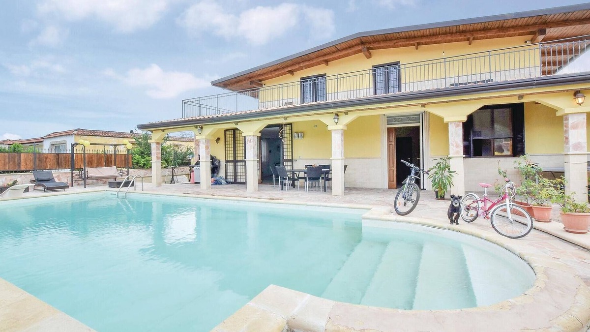 Mondragone House | Amazing home in Torre di PescopaganoCE