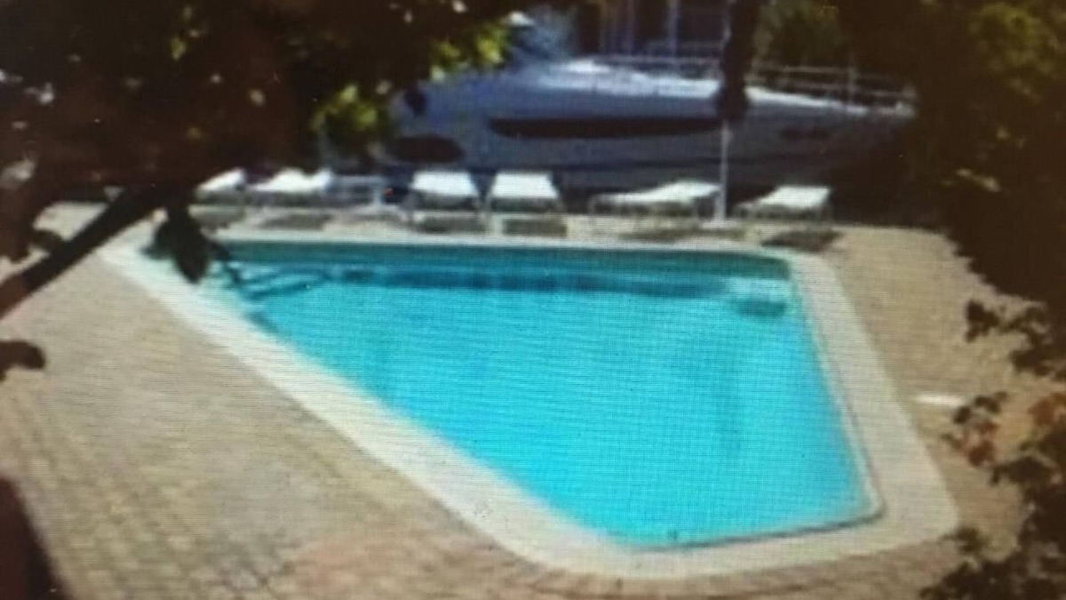 Harvey Cedars House | AMAZING LAGOON FRONT HOUSE WITH HEATED POOL AND HOT TUB IN HARVEY CEDARS, LBI