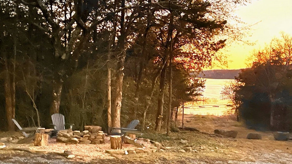 Park Hill House | Amazing Lake Front Property! 3 BR cabin on 30 serene acres on Lake Tenkiller
